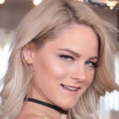 Порнозвезда: Lisey Sweet