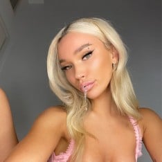 Порнозвезда: Rara Knupps